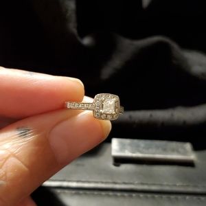 14kt white gold diamond ring